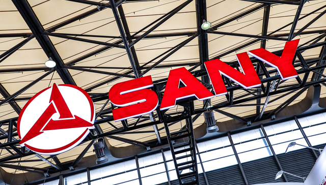 高管拟套现超亿元后股价大跌，三一重工罕见披露销售情况