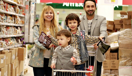 半年營收3543億，昔日沃爾瑪“死敵”，如今靠降價硬控美國中產(chǎn)？