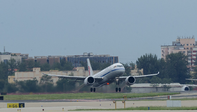 国航首架C919开启商业首航，明日起执飞京沪线、经济舱仅剩全价票