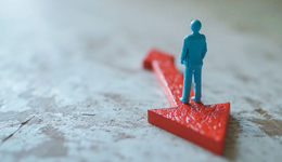 逾2亿元债务逾期未还被起诉，*ST中润资金危局待解