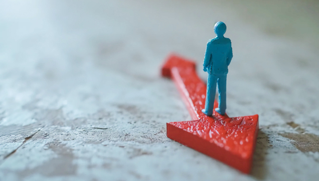 逾2亿元债务逾期未还被起诉，*ST中润资金危局待解