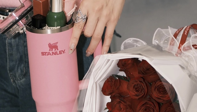 一场大火把这个硕大保温杯烧成爆款