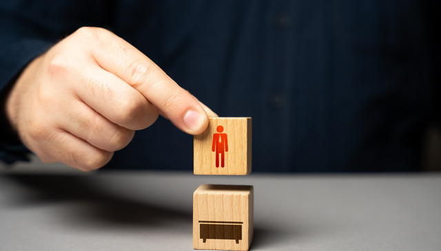 平安人寿总经理余宏返聘任职期满，杨铮拟出任临时负责人