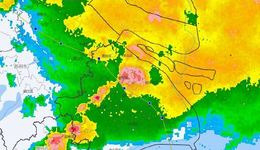 上海市气象局：强雷暴云团正在影响本市，局地可能有龙卷