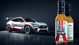 蔚来卖饼干，特斯拉卖糖果……科技巨头们为何执着食品赛道？