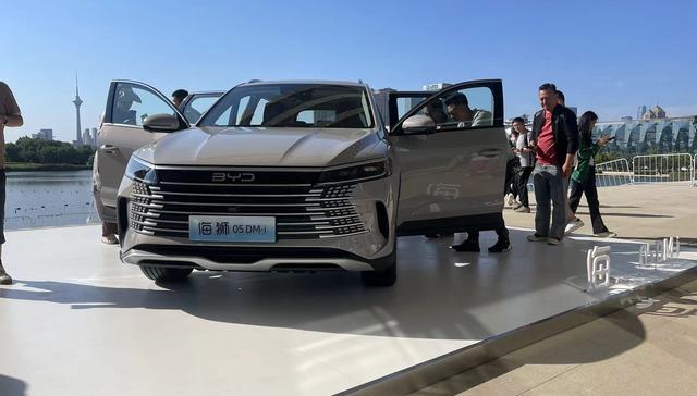 比亚迪在紧凑级SUV市场再推两款新车型