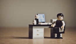 奇思妙想的年轻人，解锁无限创意的“替身经济”