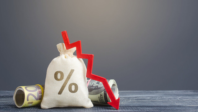 央行官宣存量房贷利率下调约0.5个百分点，二套房首付15%起，地产股大涨