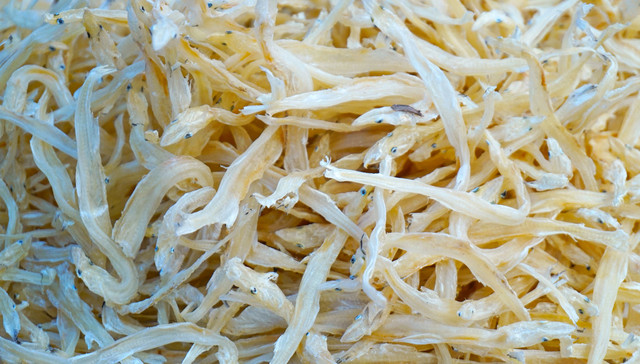 工业用甲醛溶液浸泡银鱼卖出196万余元，2人获刑