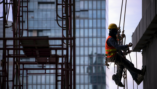 地方新闻精选 | 合肥警方通报高空作业遭老人割安全绳 华南师大学生怀疑宿舍电费被平摊施工用电