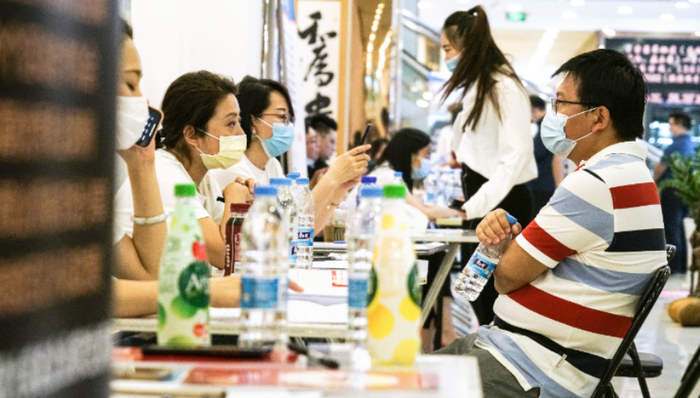 大型保险公司纷纷启动校园秋招，新鲜出炉的岗位有哪些？