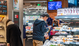 辛巴、名創(chuàng)爭入局，超市賣場將走向何方？