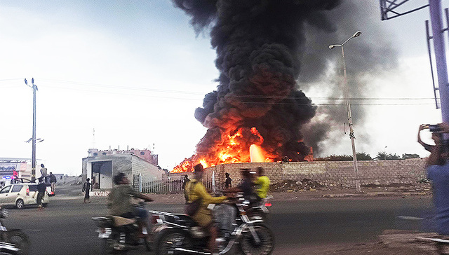 以色列袭击也门港口，并在近一年首次袭击贝鲁特城区