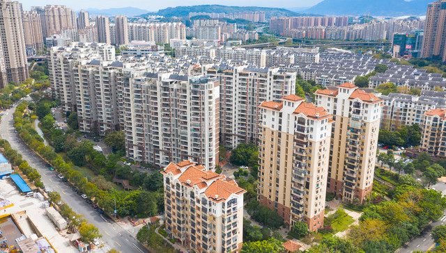 直击国庆假期楼市：售楼处挤成5A景区、中介顾不上吃饭、购房者极速下单