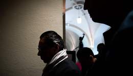 諾貝爾文學(xué)獎(jiǎng)背后的黑暗：為何越是崇高的地方，越會(huì)滋生罪惡？ | 說書