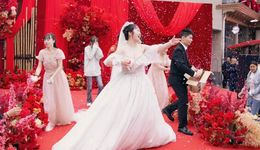 奶茶辣条麦当劳，年轻人改造中式婚宴