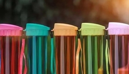 卖塑料年赚百亿，如今却宣告破产：靠“收割”宝妈发家的特百惠，缘何而“死”？