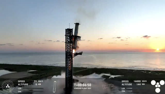 “筷子”成功夹上了火箭，SpaceX星舰完成第五次试飞