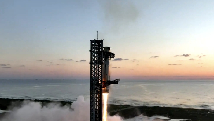 盘前机会前瞻 | SpaceX首次成功回收星舰！商业航天迎来拐点，这几家核心标的值得关注（附概念股）