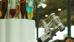 “想喝自己做”，饮品店主集体“摆烂”，却意外更赚钱？