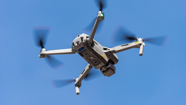 无人机操控员人才缺口达100万，为何大批学员却诉苦“没活干、没钱赚”?