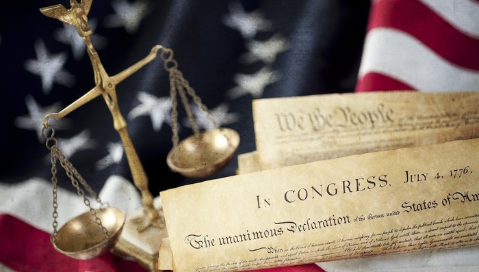 亚当·图兹：十五万选民如何决定美国的未来——关于“摇摆州”的三种理论