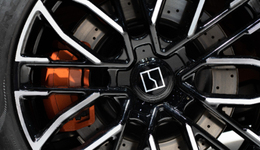 因“车上吃火锅”被骂上热搜，极氪冤不冤？