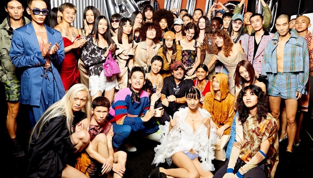 Vivienne Westwood为上海时装周做了“华丽谢幕”