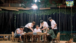 娱乐内容缺爆款，黄磊们在赛博考古中“塌房”