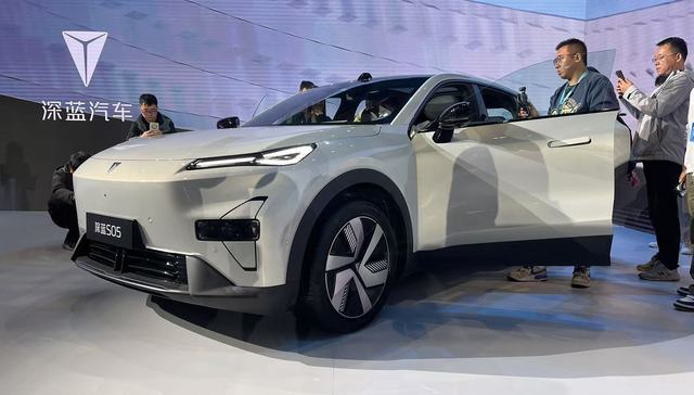 深蓝汽车将4K相机和智能大灯作为新车的重要卖点