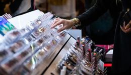 连降4个月，美妆行业紧急叫停“价格战”