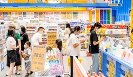 量販零食品牌開超市，包圍縣城后的新故事