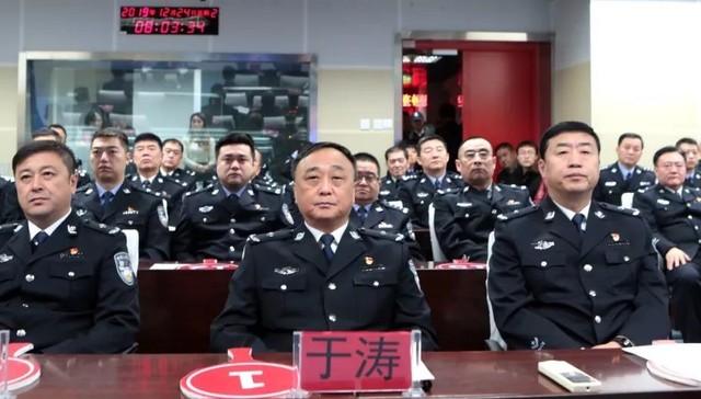 黑龙江涉黑恶集团头目系哈尔滨公安局原副局长，知情人：其妻经营多家酒楼