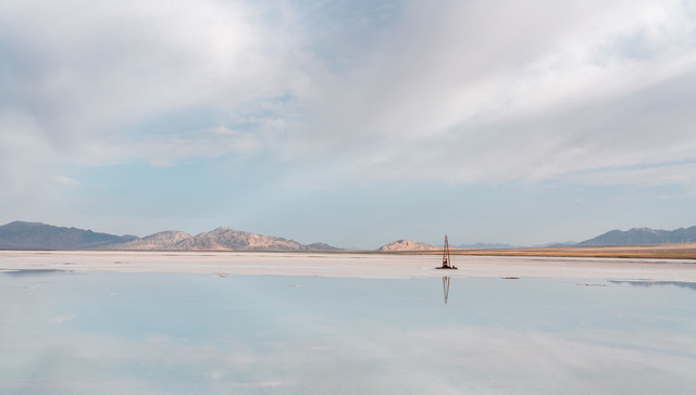 盐湖提锂现突破性新技术，相关概念股集体飘红