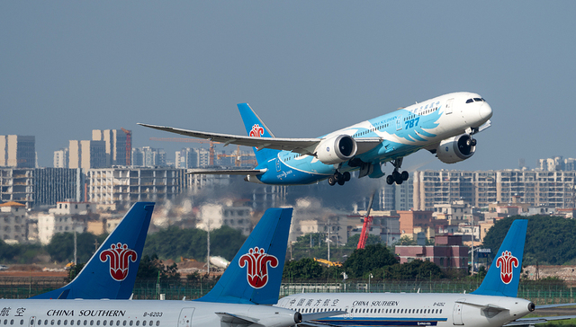 南航一波音787飞机疑似发生擦尾事故，知情人士：维修难度很大，可能会被拆解