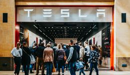 Robotaxi砍掉的特斯拉市值，财报又赢回来了