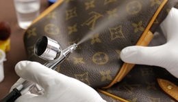 有钱人捂紧钱包，二奢接住泼天富贵？