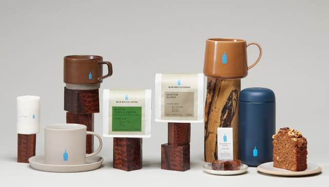 蓝瓶咖啡发布焦糖色限定杯子，CROCS为狗狗打造洞洞鞋｜是日美好事物