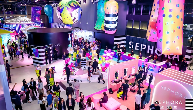 丝芙兰“乐屋派对”美妆节，Moose Knuckles中国首场时装盛典｜是日美好事物