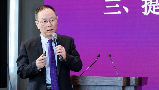 王一鸣：加大积极财政政策力度，提升金融服务对经济转型的适配性