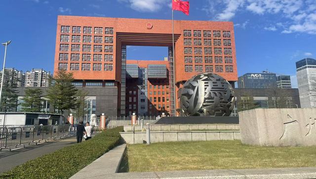 雪松案庭审进行时！旁听投资者：张劲第二日出庭受审