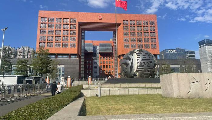 雪松案庭审进行时！旁听投资者：张劲第二日出庭受审