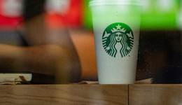 剛剛，星巴克新帥首秀全面解讀業(yè)績：在華競爭環(huán)境非常激烈，繼續(xù)探索中國戰(zhàn)略合作伙伴關(guān)系