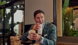 1.1億美元請來的CEO，要爆改星巴克