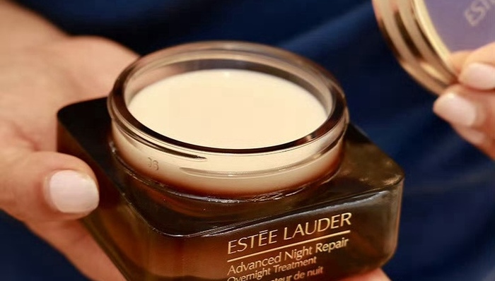 雅诗兰黛股价跌回十年前水平