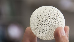 美妆科研开启 AI 竞赛，哪些领域将被颠覆？