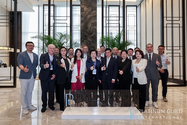 01 “铂金向前·负责任”国际铂金协会（PGI®）中国论坛嘉宾合影.JPG