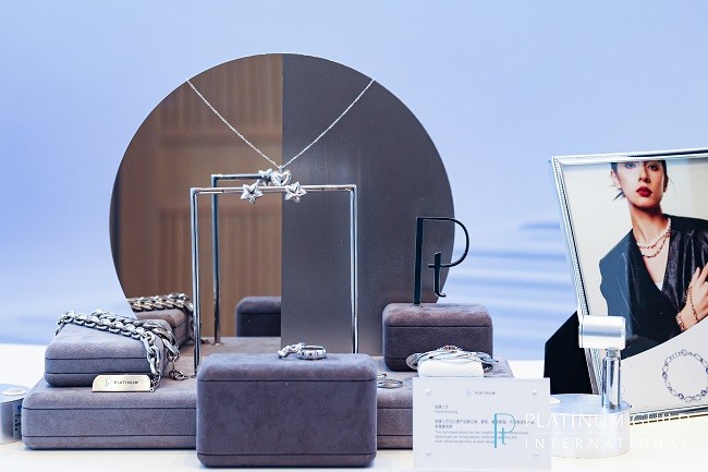 05 电铸工艺打造的铂金首饰臻品.JPG