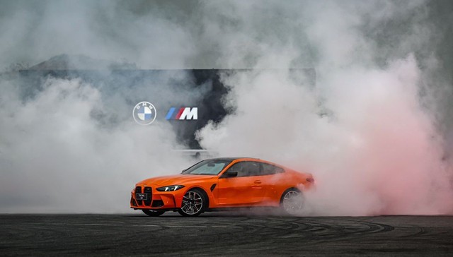 驾驭未来：BMW以创新之姿引领驾趣新纪元