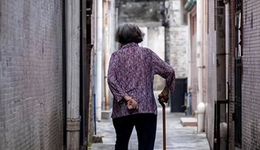 幫老人寫回憶錄，年賺6位數(shù)